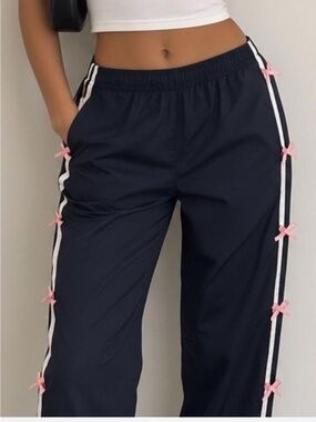 Edikted Navy Bow Stripe Track Pants – Women’s Small – NWT